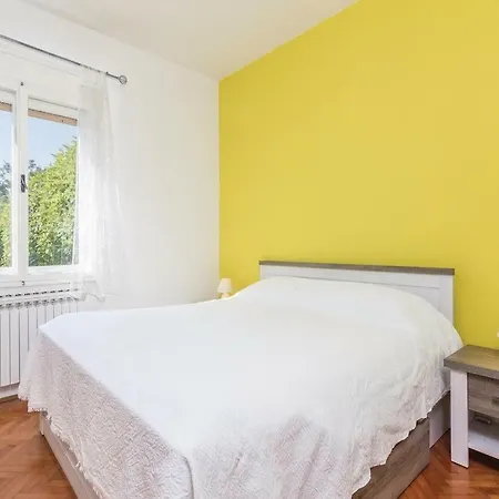Holiday Ecio , S Velikim Vrtom, Potpuno Ogradena,