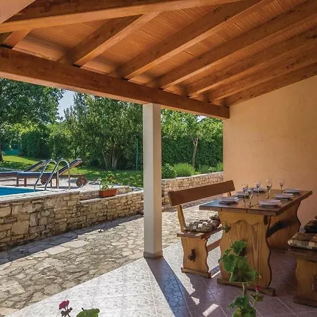 펜션 Holiday Ecio , S Velikim Vrtom, Potpuno Ogradena, Modrušani