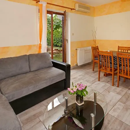 Holiday Ecio , S Velikim Vrtom, Potpuno Ogradena, *